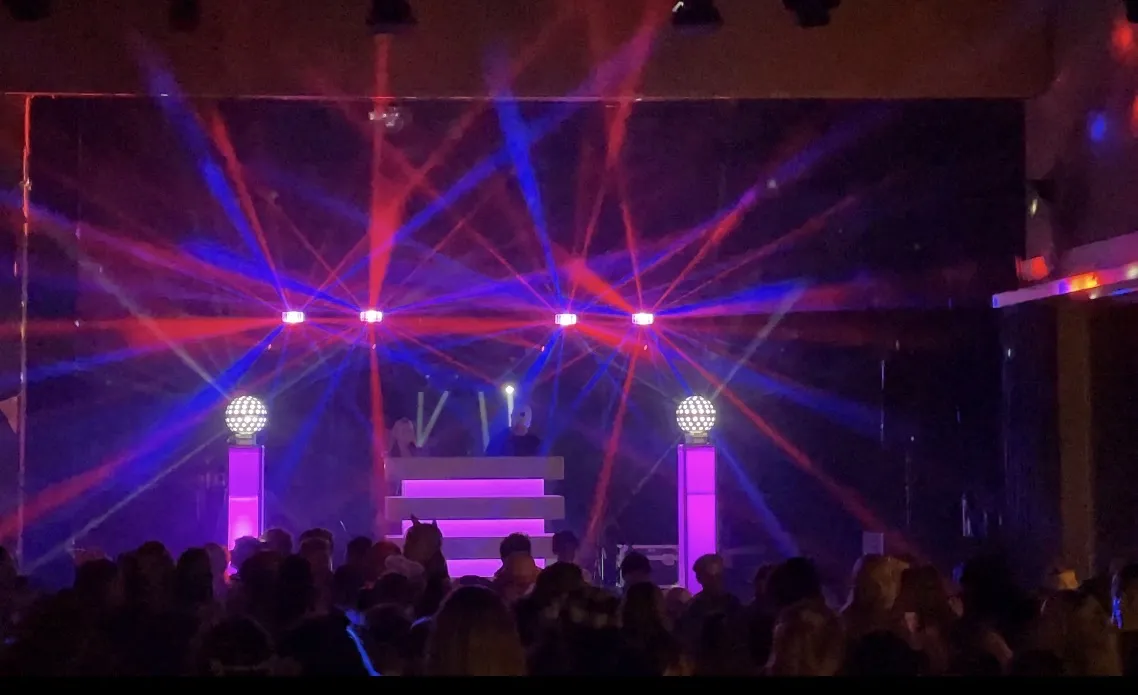 DJ huren inclusief licht en geluid